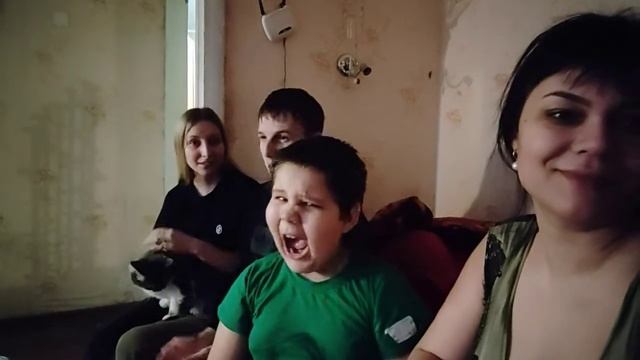 Маша Егор и Костя и Мама и кошка смотреть онлайн