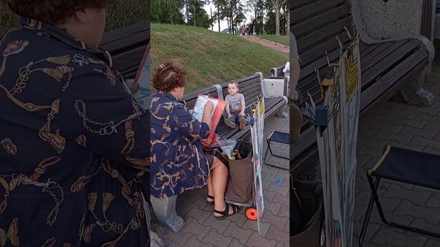 Кострома. Набережная. Кому шарж? Племяш доволен. #кострома