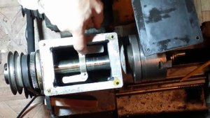 токарного станка переднюю бабку разбираю чтобы посмотреть конструкцию