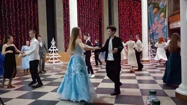 Сретенский бал в Алатыре 21.02.25. Падает снег