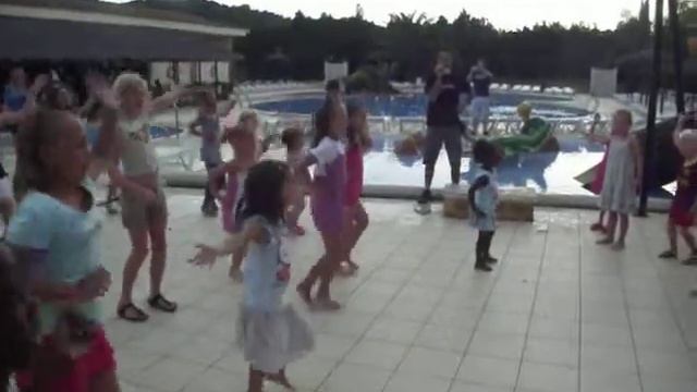 Campink Tucan Animátoři смотреть онлайн