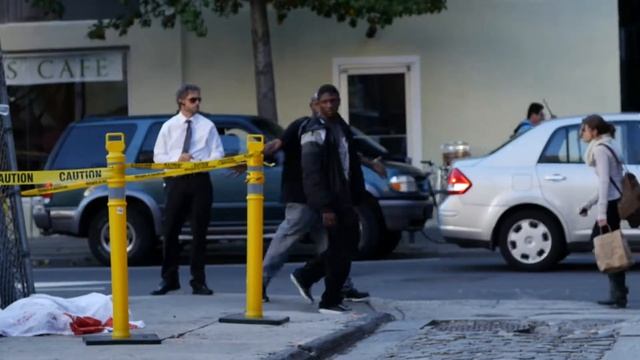 Оживший мертвец испугал прохожих | Zombie Dead Girl Prank смотреть онлайн