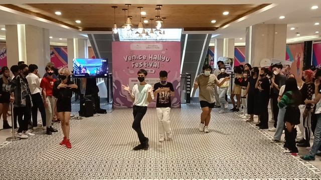 [Venice hallyu Festival] KPOP RANDOM PLAY DANCE IN PUBLIC #16 | Venice Grand Canal Mall смотреть онлайн
