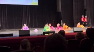 Танец Бабки Ежки на фестивале