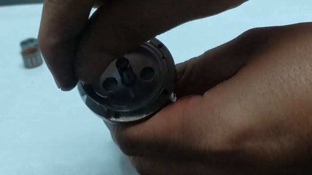 Desarmar y Ajustar Gancho de Dos Agujas - Démontage et montage des crochets à deux aiguilles смотреть онлайн