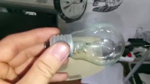 Как правильно менять лампочку