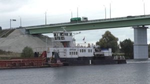 Буксир БТМ-530 с баржей 1260