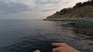 Рыбалка на Южном берегу Крыма! Каменные окуни гнут спиннинг в дугу! Рыбалка в Крыму. Сезон 2024 год