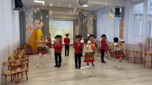 Танец "Русская сторонка".