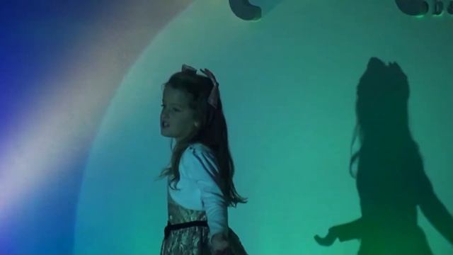 Urtina Ramadani - Merlin Monro смотреть онлайн