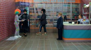 Бешеный клоун ворвался в магазин