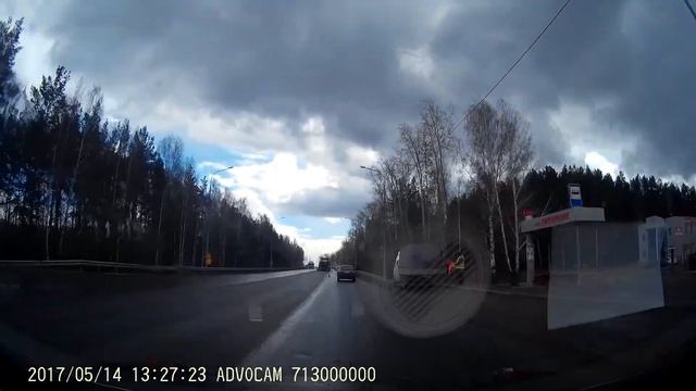 смотреть с13:27:40  новый асфальт ёпти даже в красовках на таком асфальте как на коньках!!!