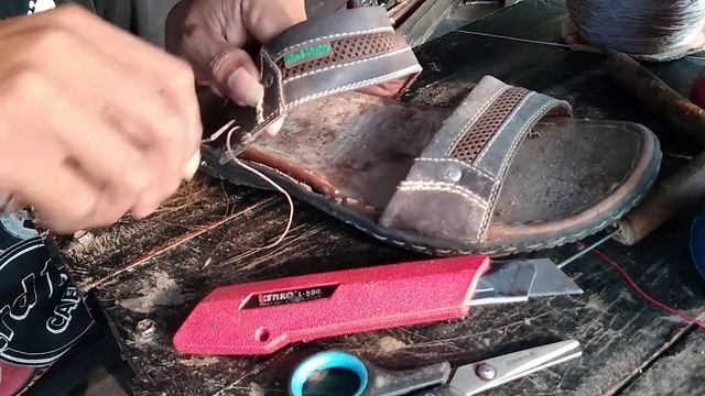 VIDEO CARA MENYAMBUNG PENGAIT SANDAL YANG PUTUS AGAR SANDAL BISA DI PAKE KEMBALI смотреть онлайн