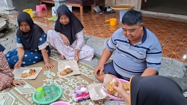 perdana emakxl jualan - langsung diserbu pembeli laris manis смотреть онлайн