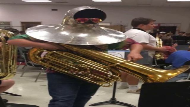 Tuba Royal Guard Theme смотреть онлайн