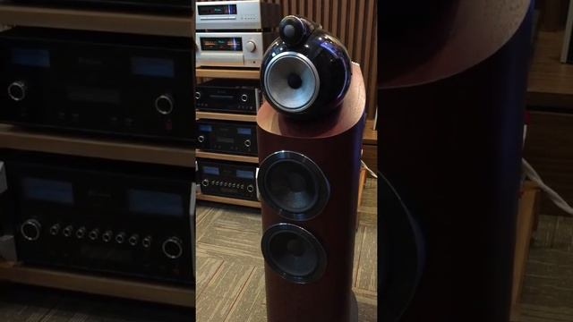 E 650 Accuphase 30w Class A  B W 803d3 500w  CD dp 430 Accuphase