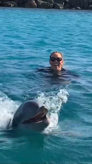 Mariah Carey loves animal.