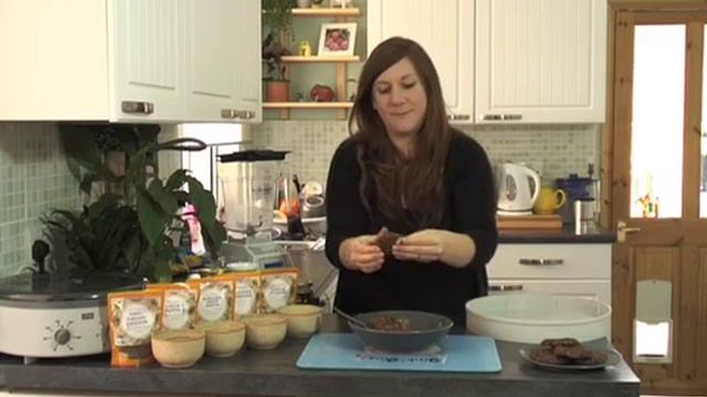 Fresh and Live Mama Passion Special: Midnight Carob Cashew Cookies смотреть онлайн