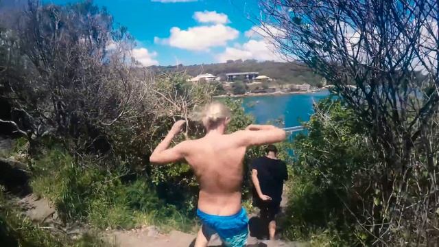 SAW A SHARK AT MANLY JUMP ROCK! смотреть онлайн