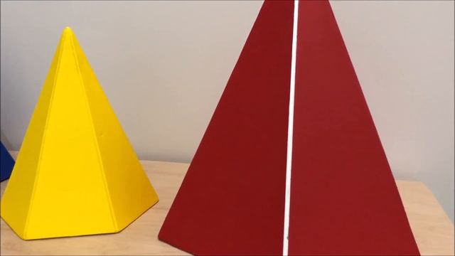 Carmen Herrera: Estructuras at Lisson Gallery by Arte Fuse смотреть онлайн