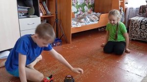 Убираем украшения с окон.Илья заболел.И все таки это ротовирус.