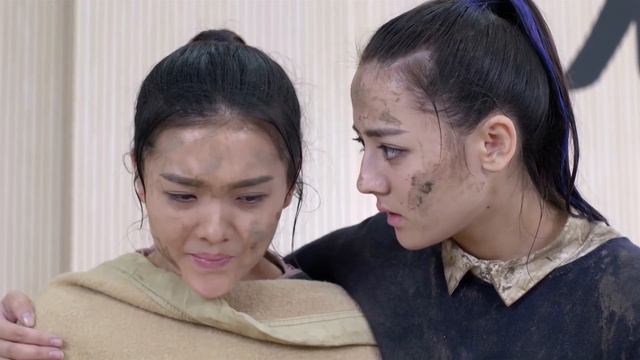 肌肉男搶走生病學員的熱水，功夫少女二話不說，衝上去一腳把他幹趴下！肌肉男瞬間慫了ep5 смотреть онлайн