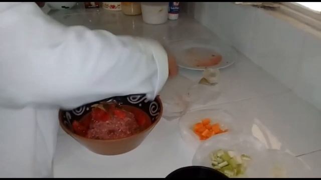 Fondo oscuro de Ternera y Consomé de Res Celestina смотреть онлайн