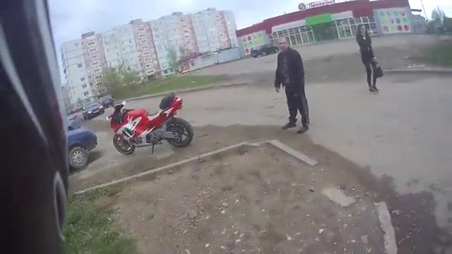 ПЬЯНОЕ БЫДЛО ПРОТИВ МОТОЦИКЛИСТА смотреть онлайн