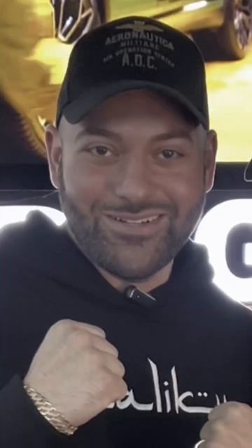 Когда фотографируешься с абсолютным чемпионом мира по боксу..😅 #костяцзю #фото #приколы #shorts смотреть онлайн