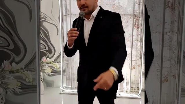 НИЯЗ ХАМАТШИН " Я МОЛОДОЙ". крутой  певец. классный ведущий на праздник.