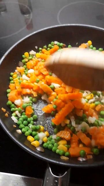 cooking mybest steak with vegetables and potatoes #viral #berlin #germany #ofwbahrain смотреть онлайн