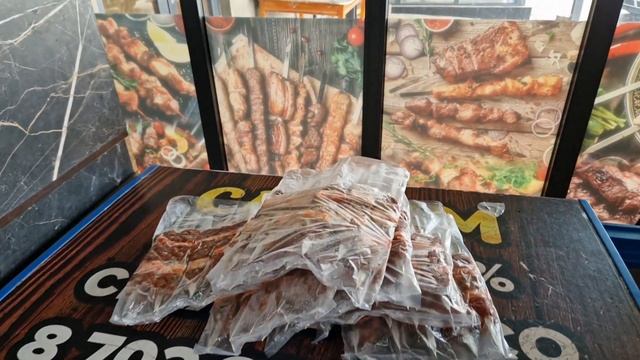 Сочный шашлык. Сайрам орталығында шашлык. смотреть онлайн