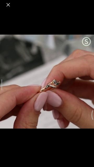 Золотое кольцо с топазом и бриллиантами 585 пробы смотреть онлайн