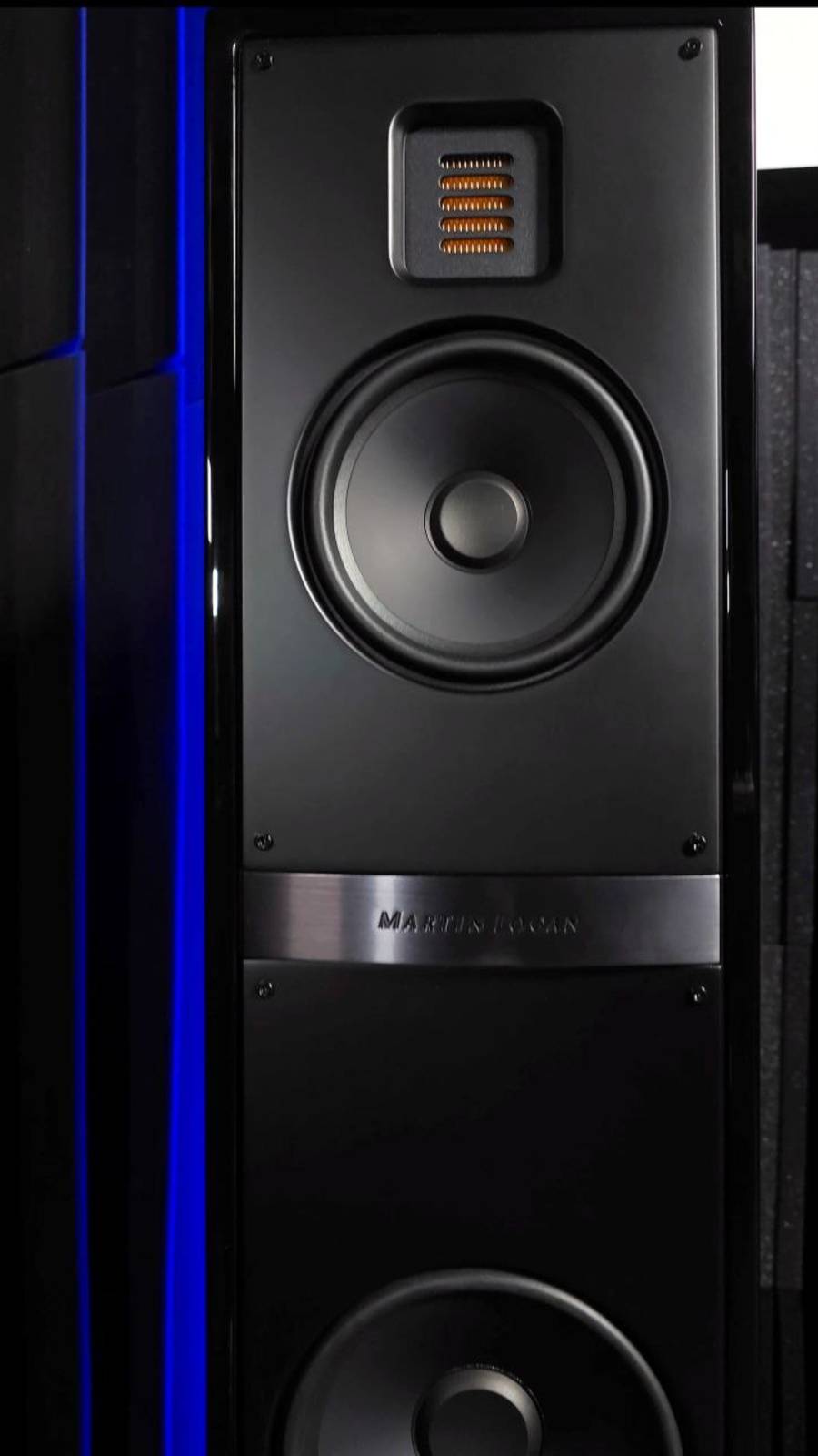 Почему в 2 раза дороже?! Martin Logan 40i