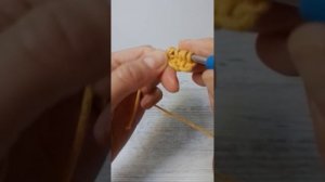 Вяжем ручку для сумки крючком.