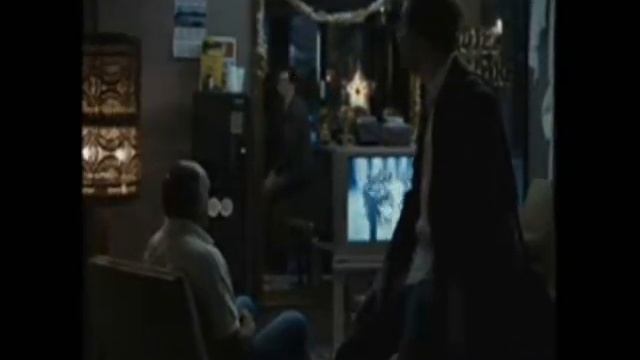 UN MUNDO MISTERIOSO 2011 LARGOMETRAJE ROL OMAR CONSERJE HOTEL смотреть онлайн