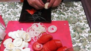 ЛЕТНИЙ САЛАТ ИЗ ПОМИДОРОВ И ЯИЦ ИЗ 90 ГОДОВ