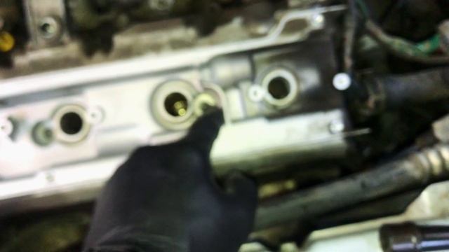 Промывка системы охлаждения, замена свечей зажигания проверка цилиндров тестером утечек Сузуки Свифт смотреть онлайн