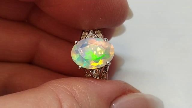 Серебряное кольцо с эфиопским благородным опалом 2.31ct (11х8мм) и белыми топазами, лампы смотреть онлайн