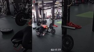 Нестерова Олеся ЧК ТФ Зеленоград-1 жим штанги + носки к перекладине 55 повторений.mp4