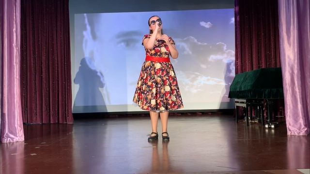 Анастасия Суркова - Песня ”Бабка Рая“, музыка Ю. Бирюкова, сл. В. Силкина смотреть онлайн