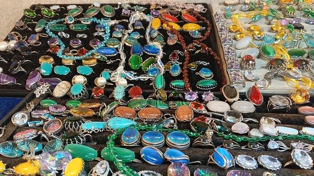 Распродажа колец с камнем серебра и посеребрения по низким ценам.