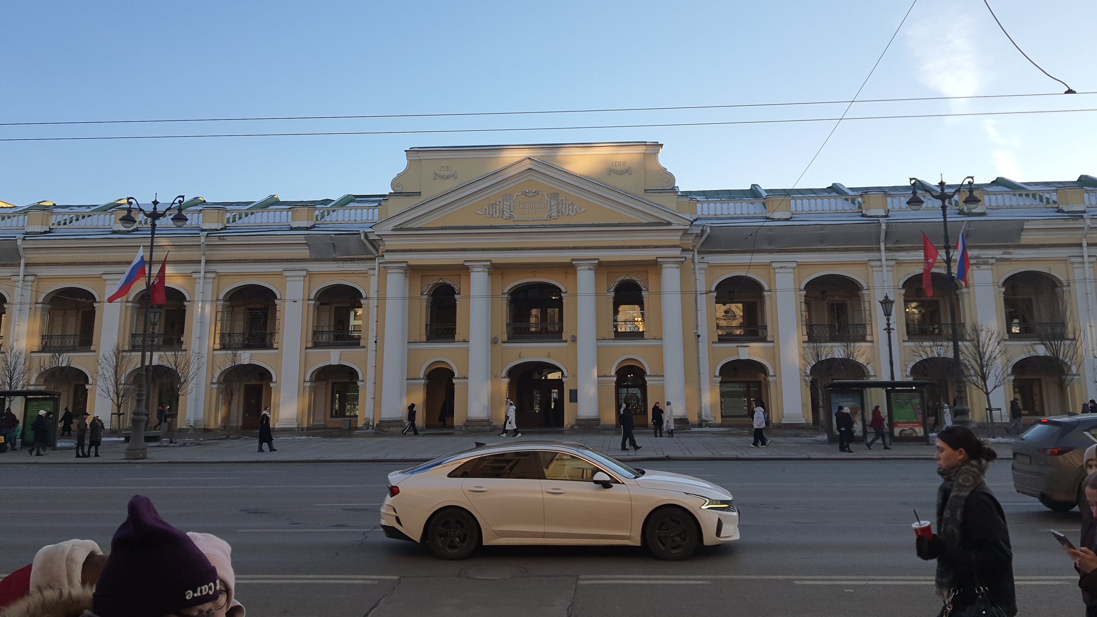 Аллеи Большого гостиного двора смотреть онлайн