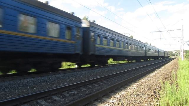 Электровоз ЧС7-048 с поездом№061Х Москва-Николаев перегон Нара-Латышская 5.08.2017 смотреть онлайн