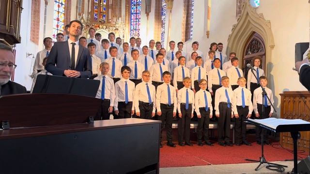 Boni pueri  Martin Vydra - Panis Angelicus