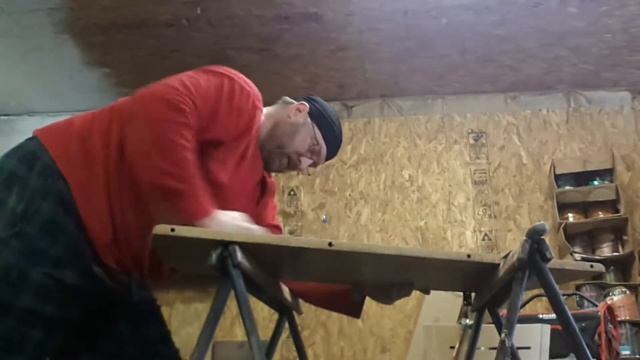 Skips Custom Refinishing, Part 3 of Remodeling a 42" Drop Leaf Table. смотреть онлайн