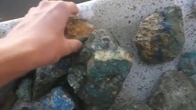 Some Copper Minerals I found Rock Hounding смотреть онлайн