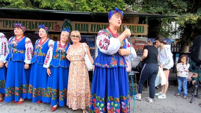 Наталія Фаліон і Лісапетний батальйон виступ у Трускавці на бюветі 26 липня 2024 р.