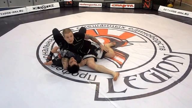 Удушение из бокового контроля (Arm triangle choke) смотреть онлайн