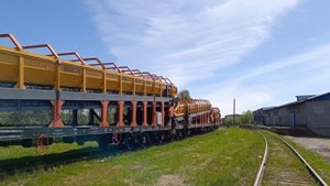 Состав путевой машины СЗ 800, находится на совхозном тупике, станции Апатиты,6.06.24г.